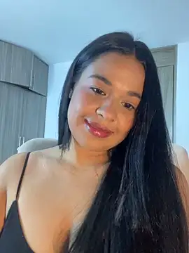 Snapshot of Aitana98_ chatting on 10-20-25, 02:13 Aitana98 online show from 10-20-25, 02:13
