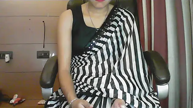 collage hoty online show from 11-27-25, 04:40