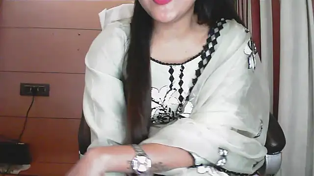 collage hoty online show from 01-15-26, 04:05