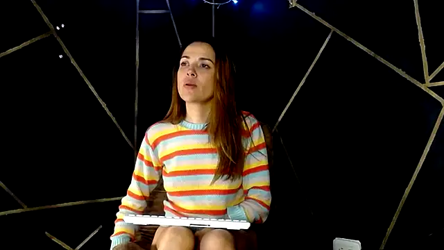 camilawm19 online show from 04-12-26, 11:46