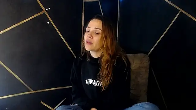 camilawm19 online show from 04-09-26, 12:00