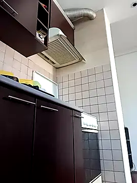 Snapshot of ladyrrr chatting on 09-18-25, 07:00 ladyrrr online show from 09-18-25, 07:00