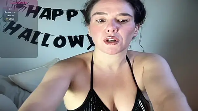 MilkyHoneyLullabies online show from 10-31-25, 01:08