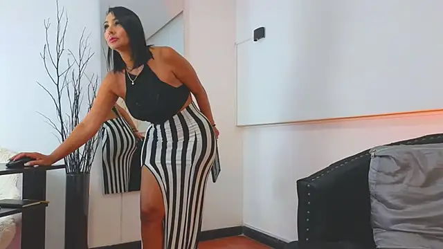 almaa 18 online show from 11-15-25, 03:43