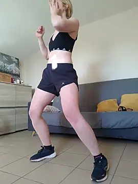 Snapshot of Loujoly_modele chatting on 02-03-25, 03:38 Loujoly modele online show from 02-03-25, 03:38