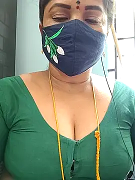 Snapshot of gaurika18 chatting on 06-28-26, 07:03 gaurika18 online show from 06-28-26, 07:03