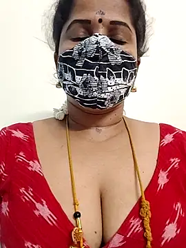 Snapshot of gaurika18 chatting on 06-14-26, 04:52 gaurika18 online show from 06-14-26, 04:52
