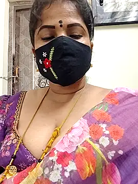 Snapshot of gaurika18 chatting on 06-17-26, 01:27 gaurika18 online show from 06-17-26, 01:27