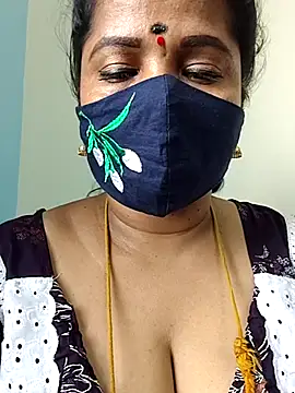 Snapshot of gaurika18 chatting on 06-12-26, 04:54 gaurika18 online show from 06-12-26, 04:54