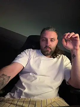 Snapshot of DisfrutaLa chatting on 06-28-26, 04:08 DisfrutaLa online show from 06-28-26, 04:08