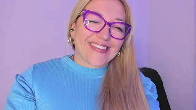 Snapshot of Naty_Mature_ chatting on 10-10-25, 11:16 Naty Mature online show from 10-10-25, 11:16