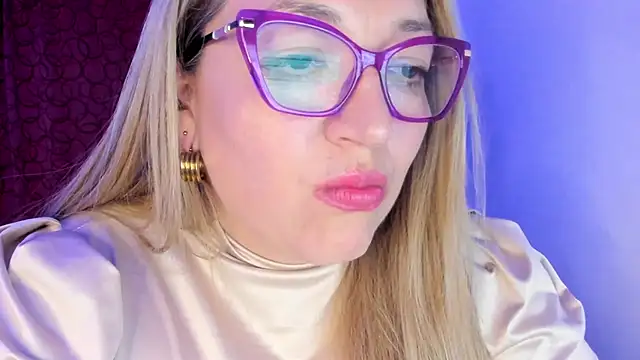 Snapshot of Naty_Mature_ chatting on 09-13-25, 12:21 Naty Mature online show from 09-13-25, 12:21