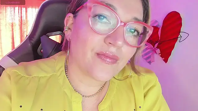 Snapshot of Naty_Mature_ chatting on 03-20-25, 03:14 Naty Mature online show from 03-20-25, 03:14
