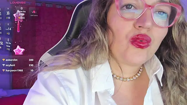 Snapshot of Naty_Mature_ chatting on 03-15-25, 06:36 Naty Mature online show from 03-15-25, 06:36