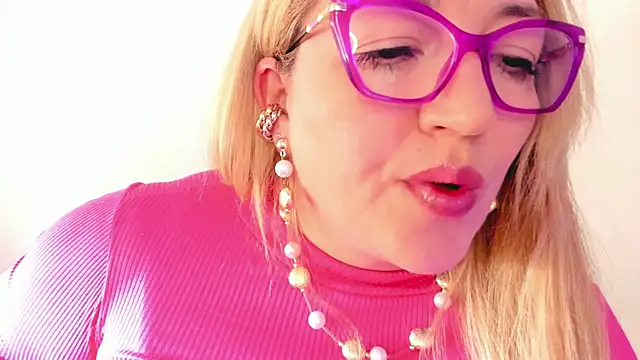 Snapshot of Naty_Mature_ chatting on 10-21-25, 09:52 Naty Mature online show from 10-21-25, 09:52