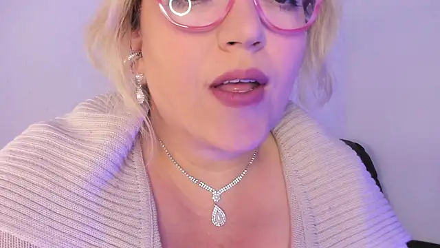 Naty Mature  online show from 10-30-25, 08:45