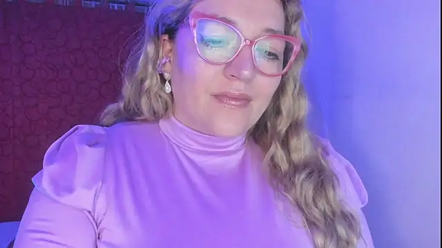 Snapshot of Naty_Mature_ chatting on 09-08-25, 11:15 Naty Mature online show from 09-08-25, 11:15