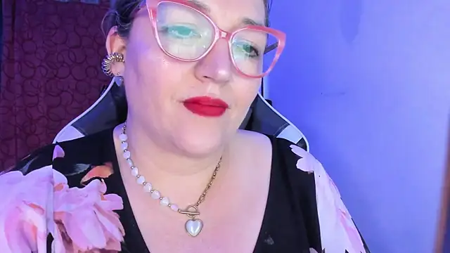 Snapshot of Naty_Mature_ chatting on 09-10-25, 01:26 Naty Mature online show from 09-10-25, 01:26
