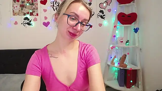 Snapshot of VasilisaSii chatting on 02-17-25, 06:31 VasilisaSii online show from 02-17-25, 06:31