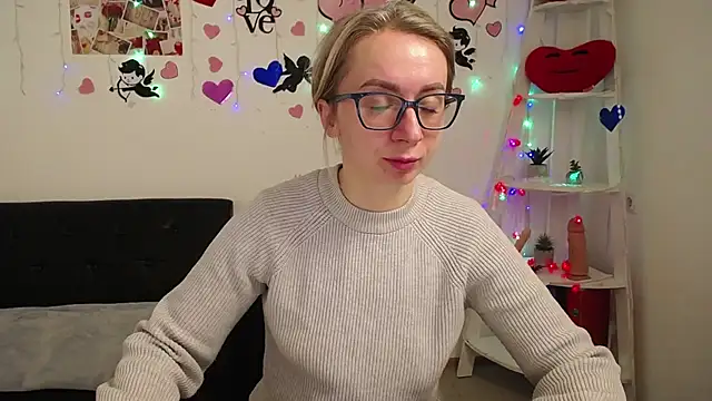Snapshot of VasilisaSii chatting on 02-14-25, 06:56 VasilisaSii online show from 02-14-25, 06:56