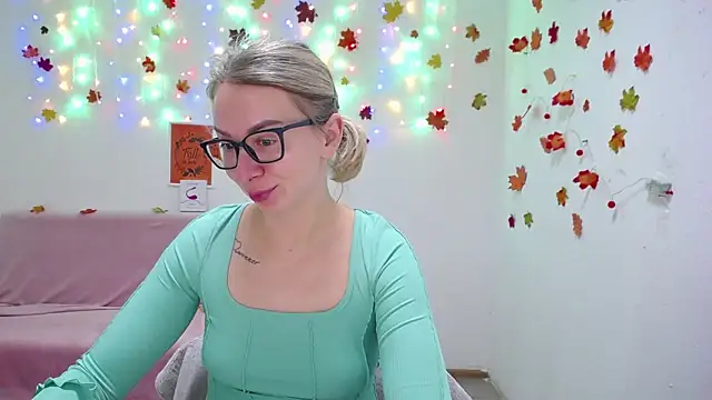 Snapshot of VasilisaSii chatting on 11-26-25, 06:46 VasilisaSii online show from 11-26-25, 06:46