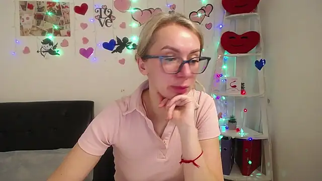 Snapshot of VasilisaSii chatting on 02-19-25, 06:22 VasilisaSii online show from 02-19-25, 06:22