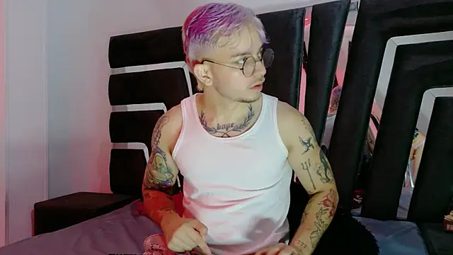 AliceandMax online show from 01-15-26, 01:25