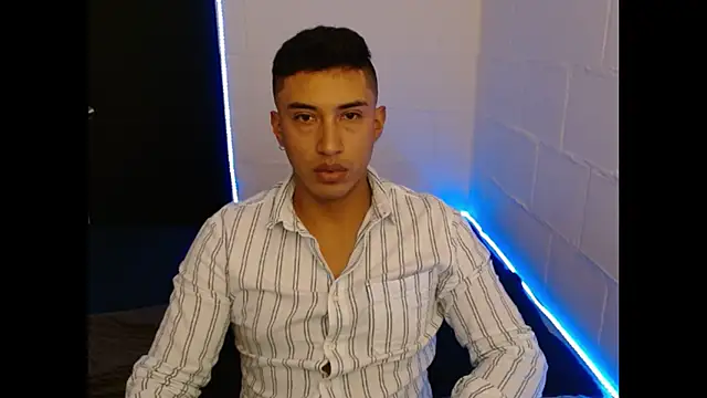 Snapshot of Davixx258 chatting on 02-19-25, 08:20 Davixx258 online show from 02-19-25, 08:20