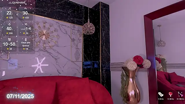 Keila Mendoza online show from 11-08-25, 05:44