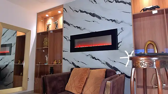 Keila Mendoza online show from 11-26-25, 05:07