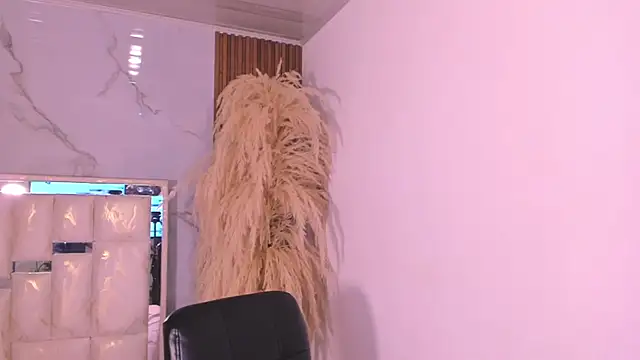 Keila Mendoza online show from 03-08-26, 04:49