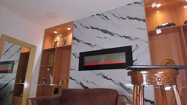 Keila Mendoza online show from 11-27-25, 05:08