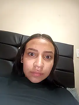 Snapshot of emma_ambar chatting on 09-18-25, 04:32 emma ambar online show from 09-18-25, 04:32