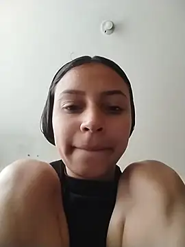 Snapshot of emma_ambar chatting on 10-30-25, 04:15 emma ambar online show from 10-30-25, 04:15