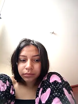 Snapshot of emma_ambar chatting on 10-10-25, 04:41 emma ambar online show from 10-10-25, 04:41