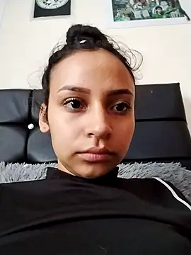 Snapshot of emma_ambar chatting on 10-28-25, 08:19 emma ambar online show from 10-28-25, 08:19