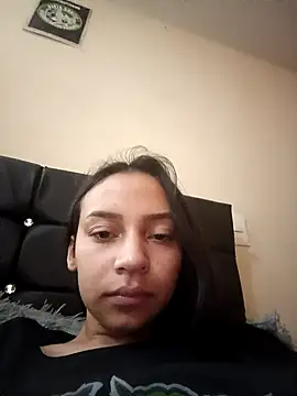 Snapshot of emma_ambar chatting on 09-10-25, 05:45 emma ambar online show from 09-10-25, 05:45