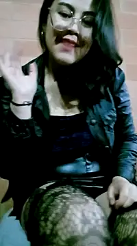 lara moon25 online show from 01-01-25, 12:11