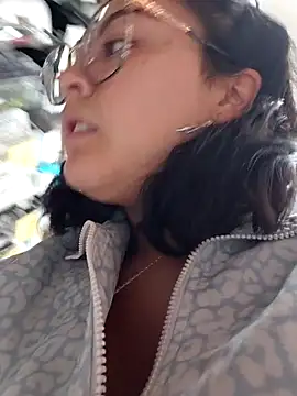 lara moon25 online show from 10-31-25, 04:25