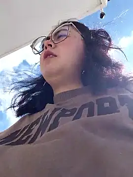 lara moon25 online show from 12-19-25, 07:16