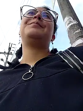 lara moon25 online show from 12-18-25, 08:12