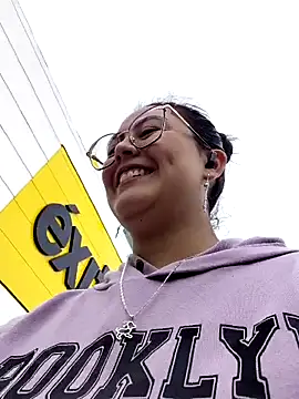 lara moon25 online show from 10-29-25, 07:46