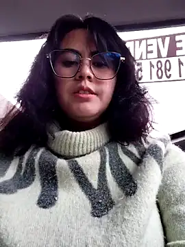 lara moon25 online show from 12-15-25, 07:52