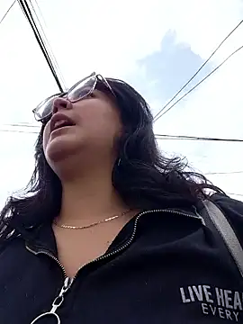 lara moon25 online show from 12-22-25, 06:52