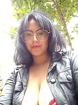 lara moon25 online show from 10-10-25, 07:36