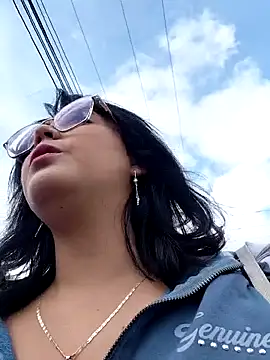 lara moon25 online show from 11-21-25, 07:35