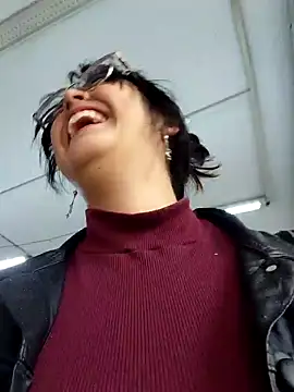 lara moon25 online show from 11-29-25, 07:03