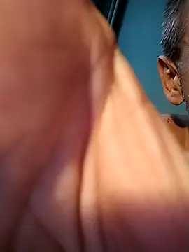 Andrzej-M online show from 11-25-25, 01:33