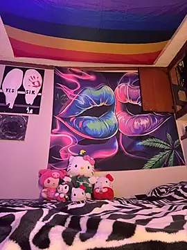 Snapshot of NovaLove2002 chatting on 12-14-25, 08:03 NovaLove2002 online show from 12-14-25, 08:03