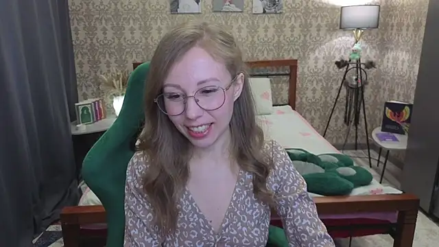 Lill Mary online show from 04-10-26, 03:35